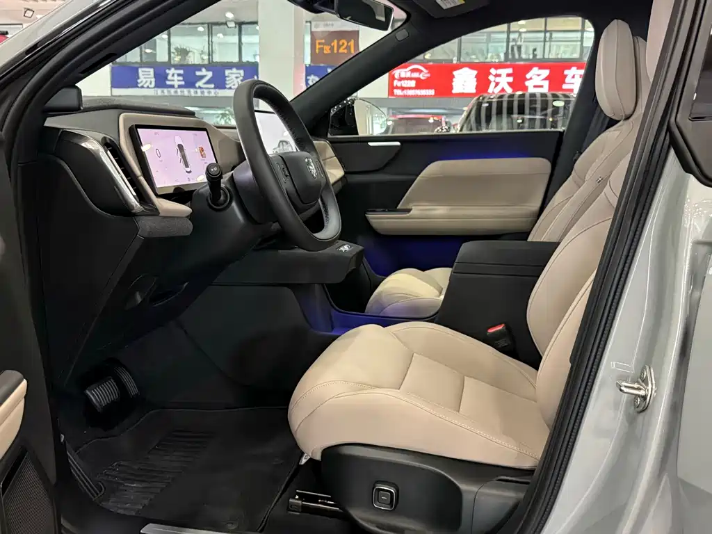 Volvo XC70 PHEV — миниатюра 11