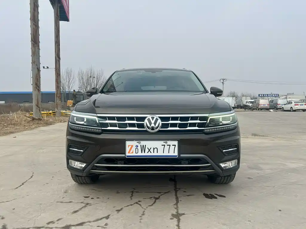 VOLKSWAGEN TIGUAN L