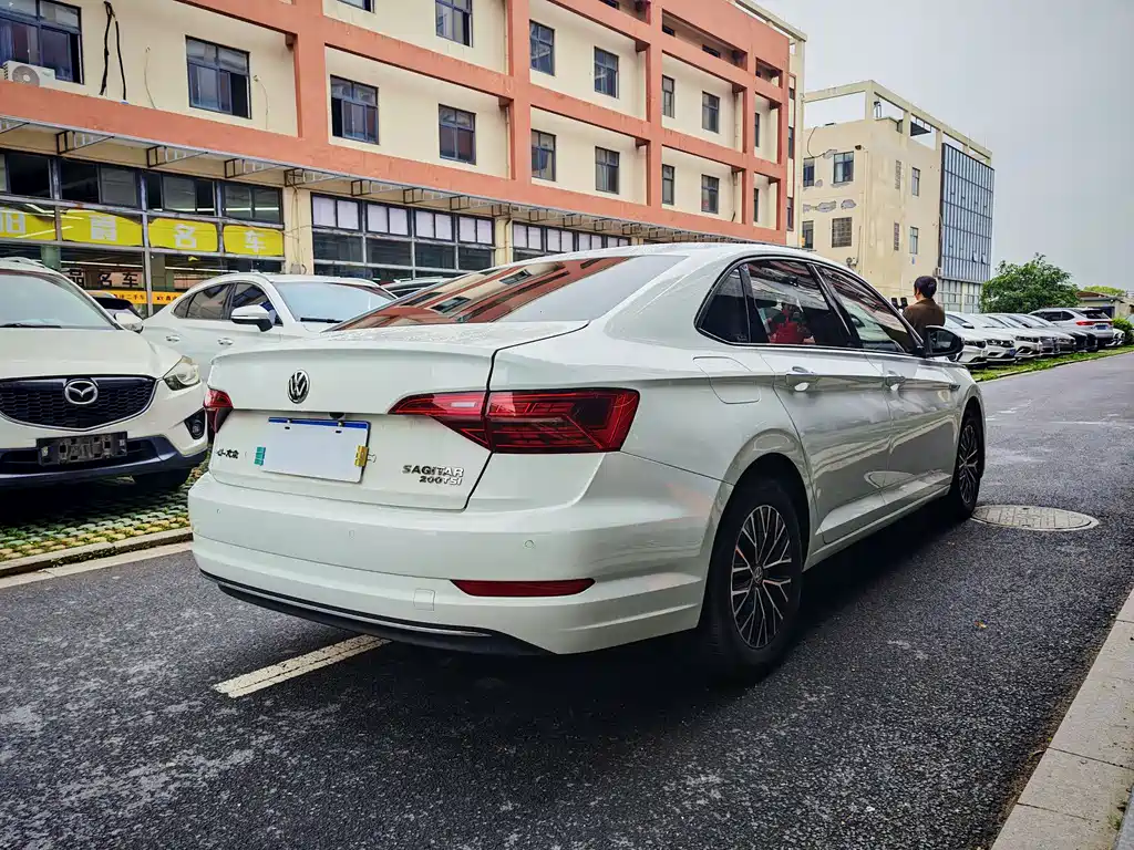 Volkswagen Sagitar 2020 200TSI DSG Comfort VI
