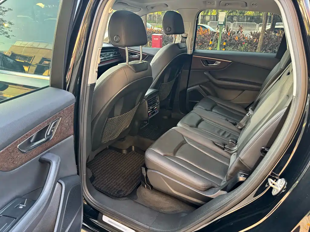 Audi Q7 — миниатюра 9