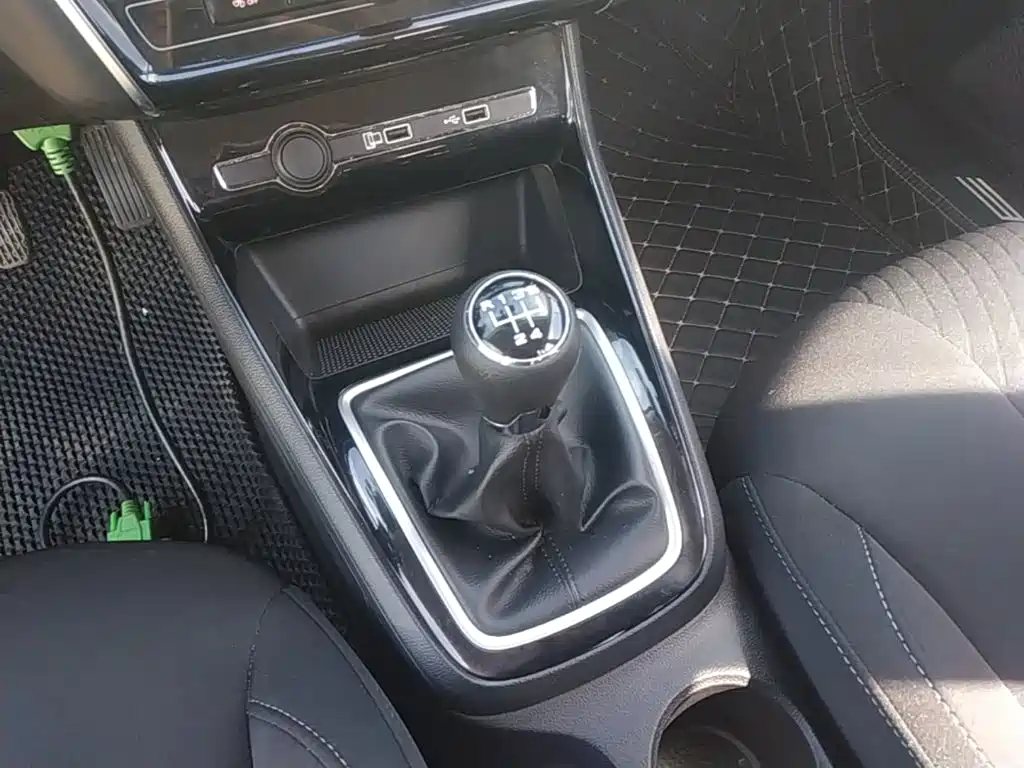 Roewe i5 — миниатюра 14
