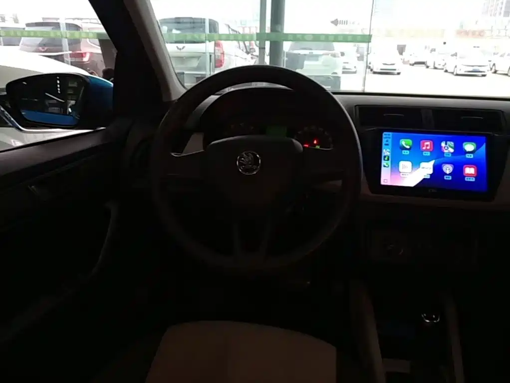 Skoda Fabia — миниатюра 11