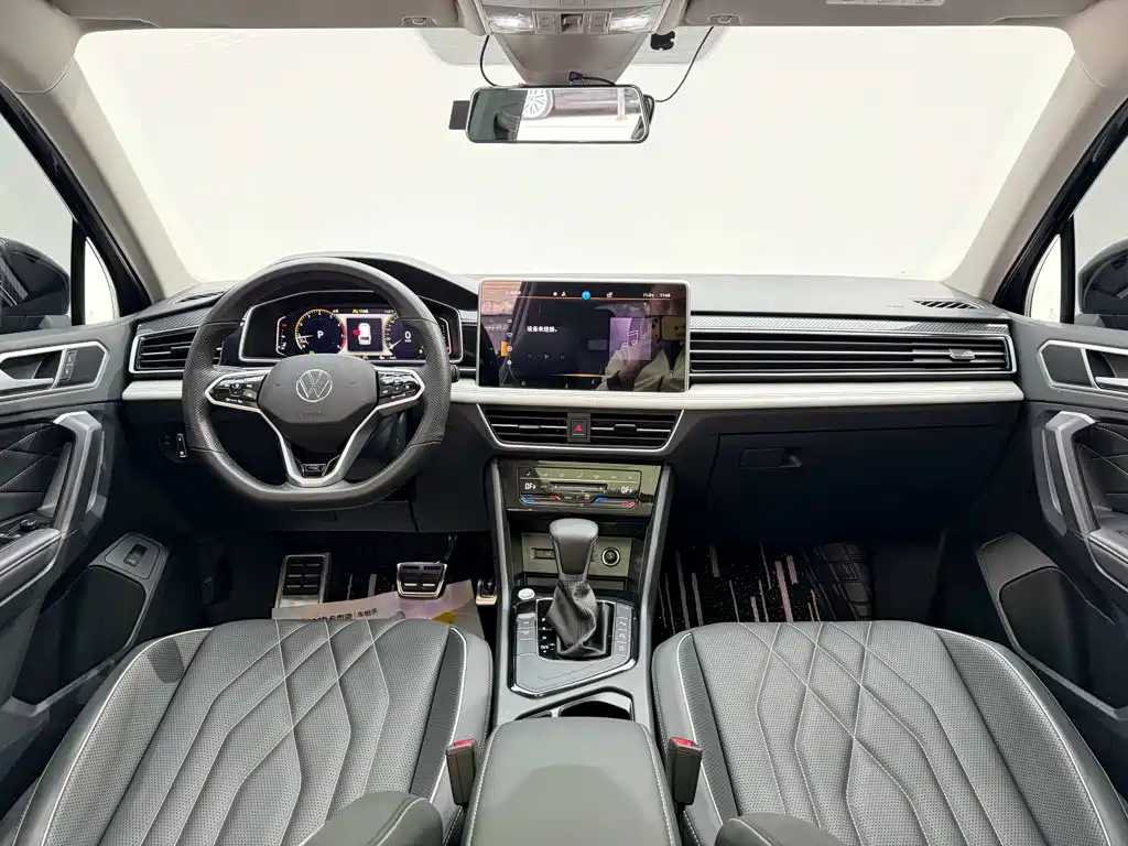 Volkswagen Tiguan L — миниатюра 13