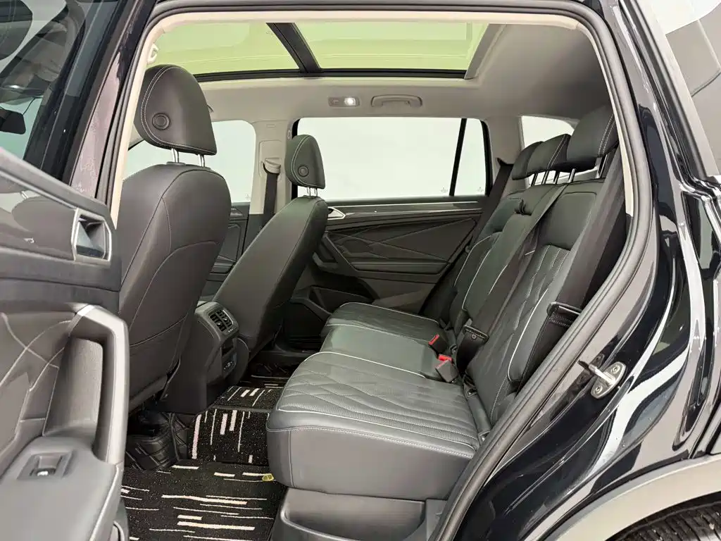 Volkswagen Tiguan L — миниатюра 19