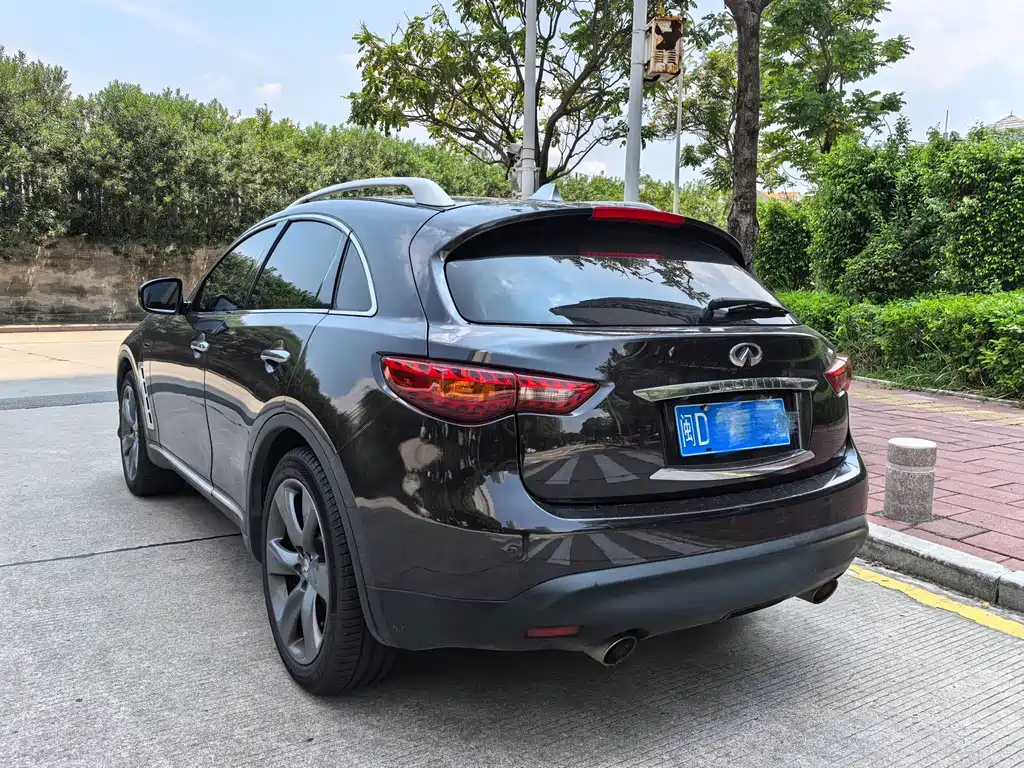 Infiniti FX — миниатюра 10