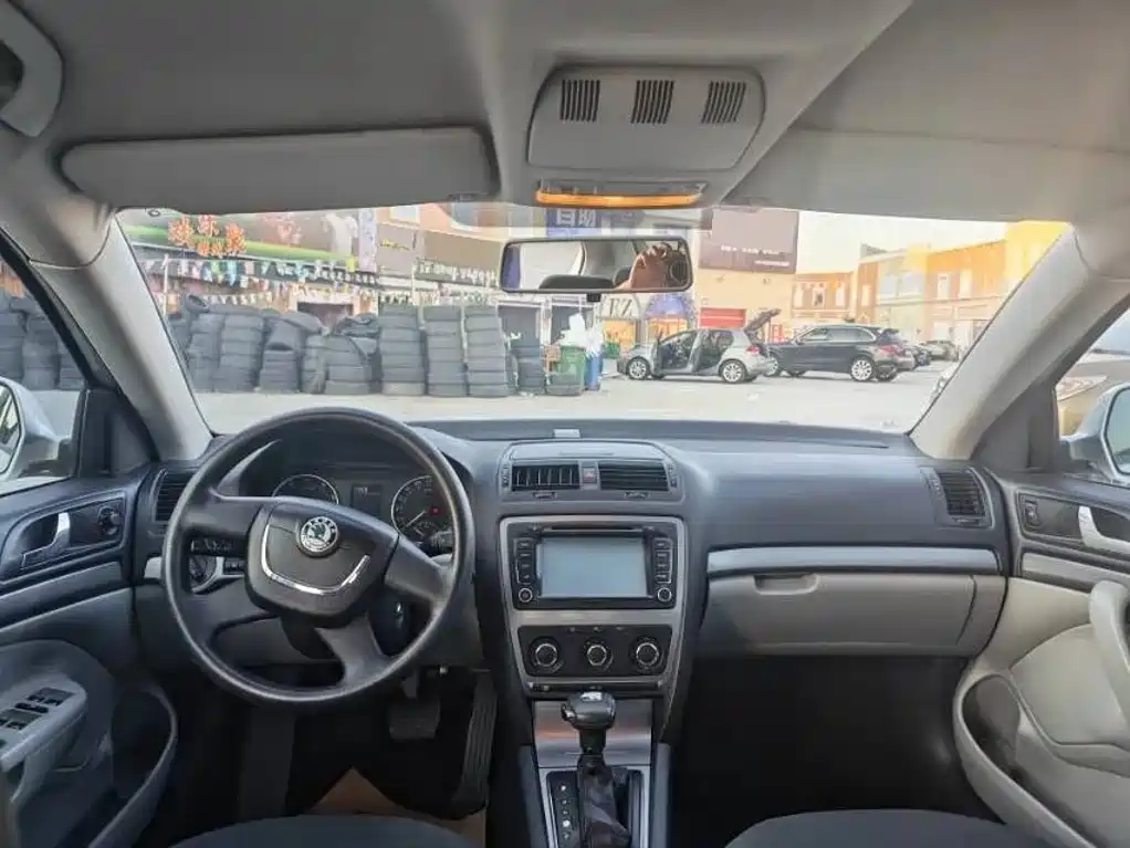 Skoda Octavia — миниатюра 9