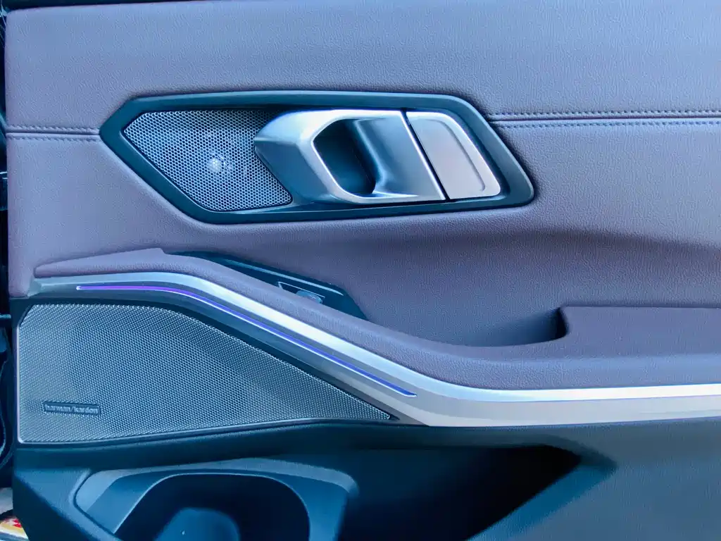 BMW 3 Series — миниатюра 12