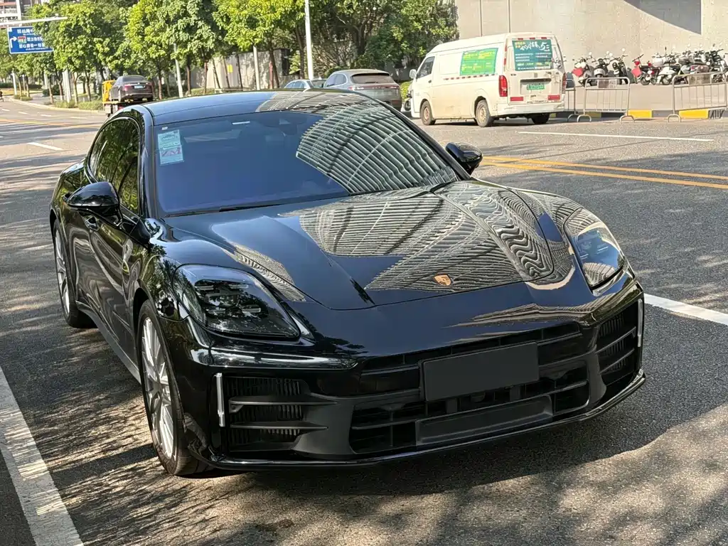 Porsche Panamera — миниатюра 2