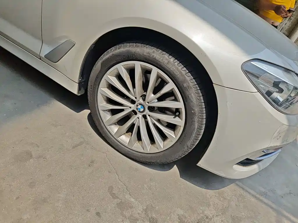BMW 5 Series — миниатюра 24