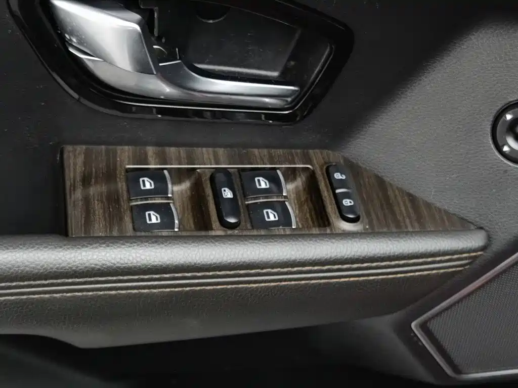 Landwind Landwind X7 — миниатюра 9