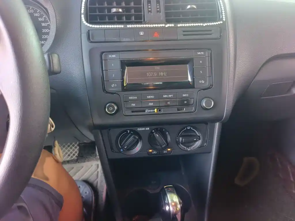 Volkswagen Polo — миниатюра 6