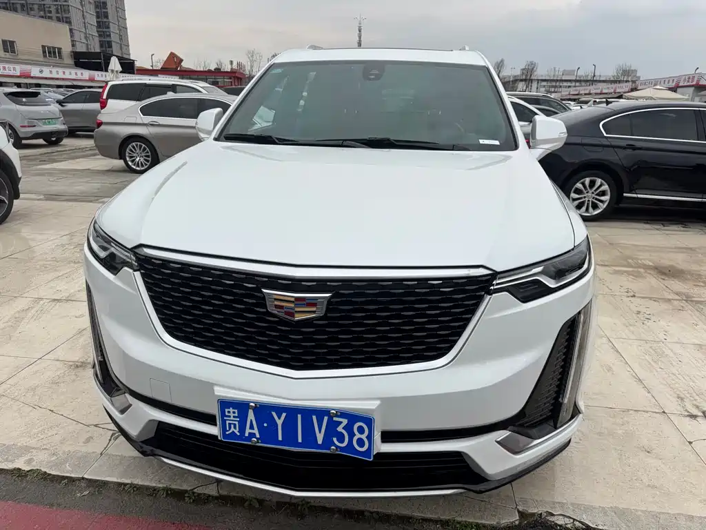 CADILLAC XT6