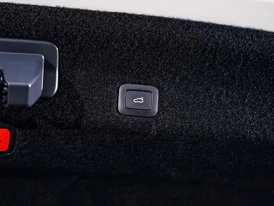 Xiaomi SU7 — миниатюра 33