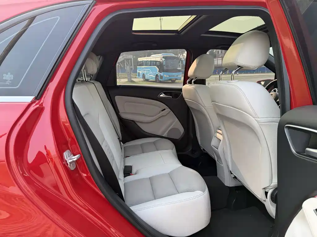Mercedes-Benz B-Class — миниатюра 14