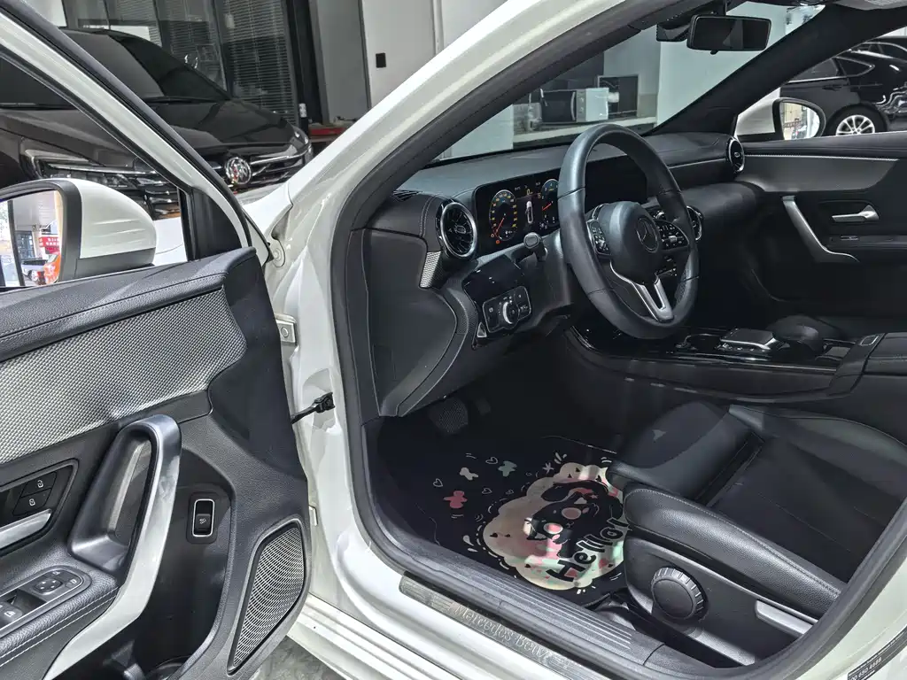 Mercedes-Benz A-Class — миниатюра 6