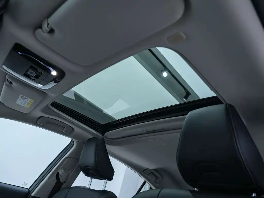 Toyota Camry — миниатюра 26