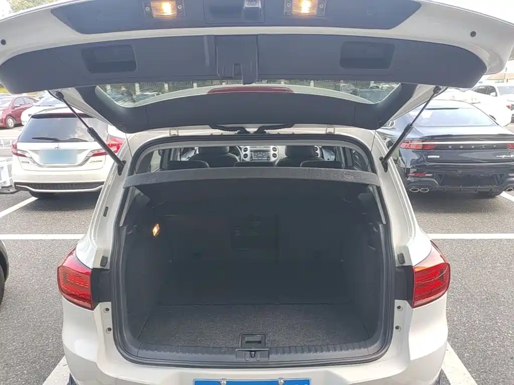 Volkswagen Tiguan — миниатюра 19