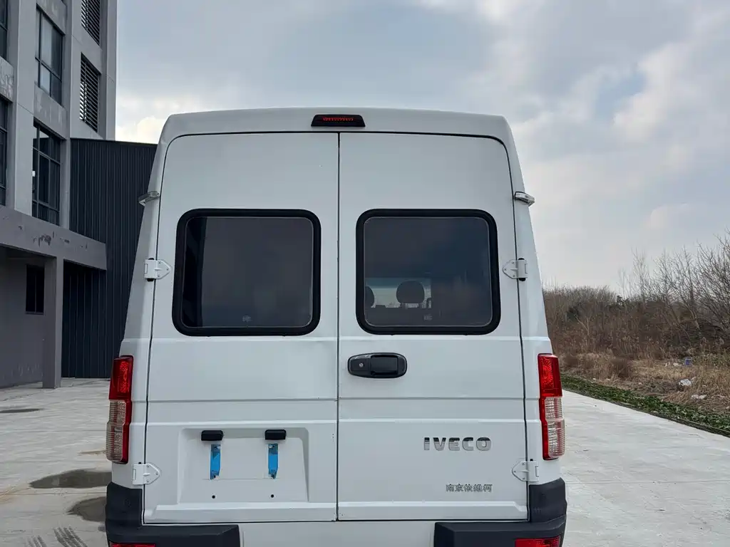 IVECO PROUD