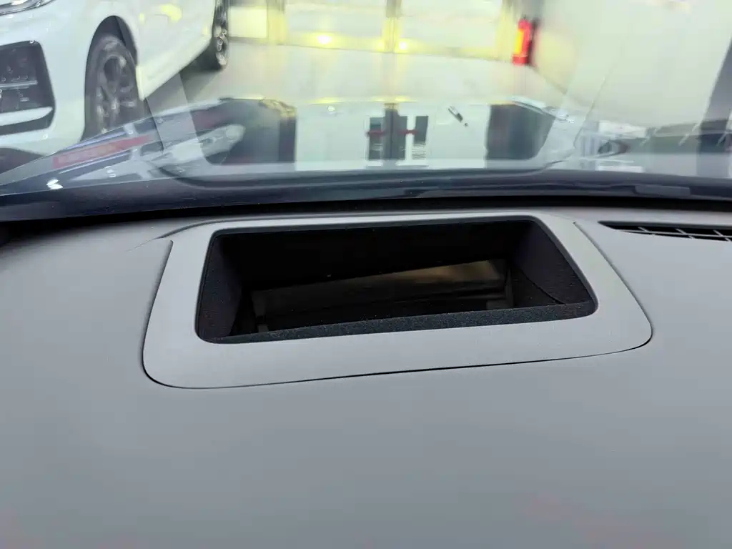 Hongqi 红旗H7 PHEV — миниатюра 13