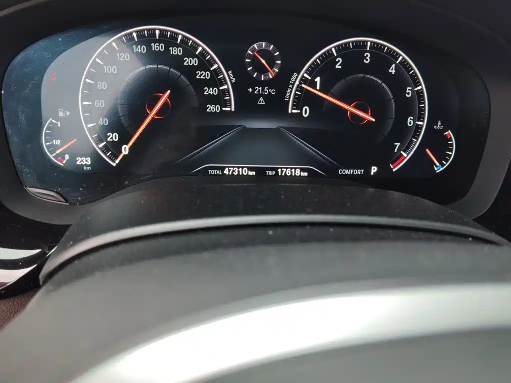 BMW 5 Series — миниатюра 8