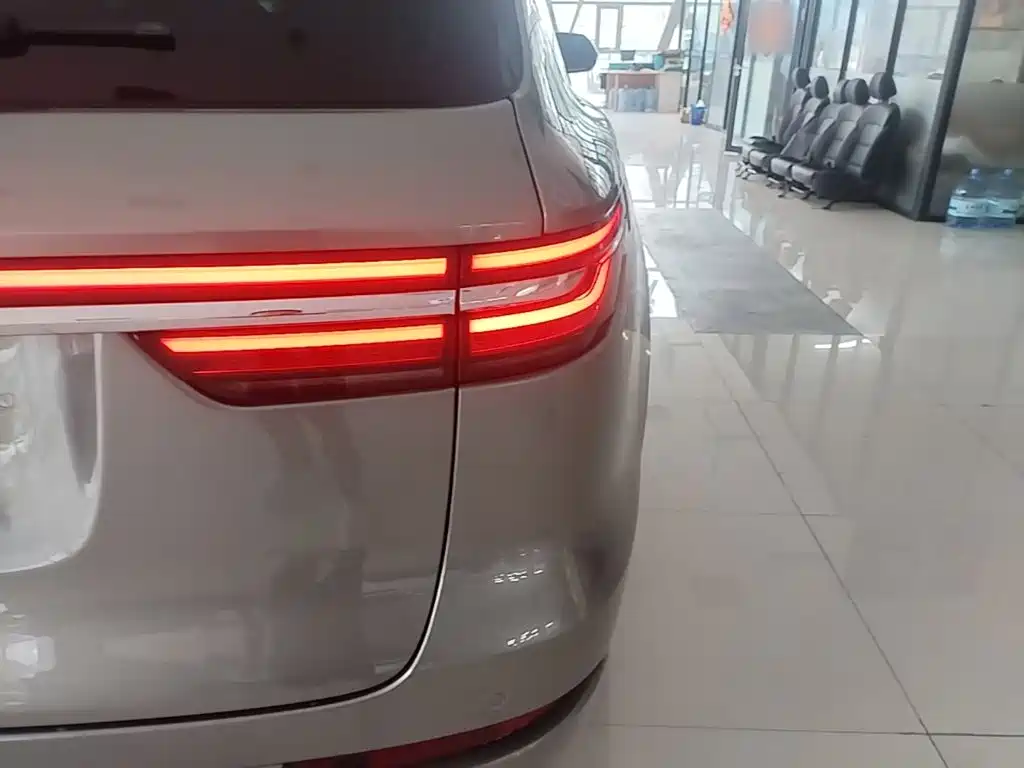 Li Auto Li ONE — миниатюра 8