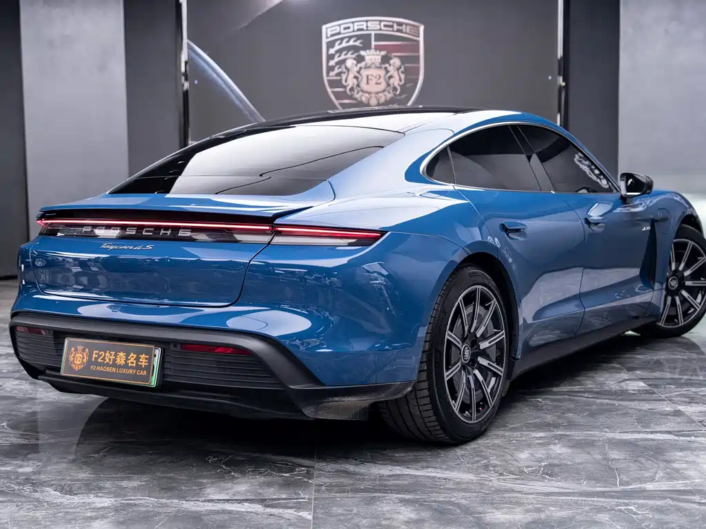 Porsche Taycan — миниатюра 12