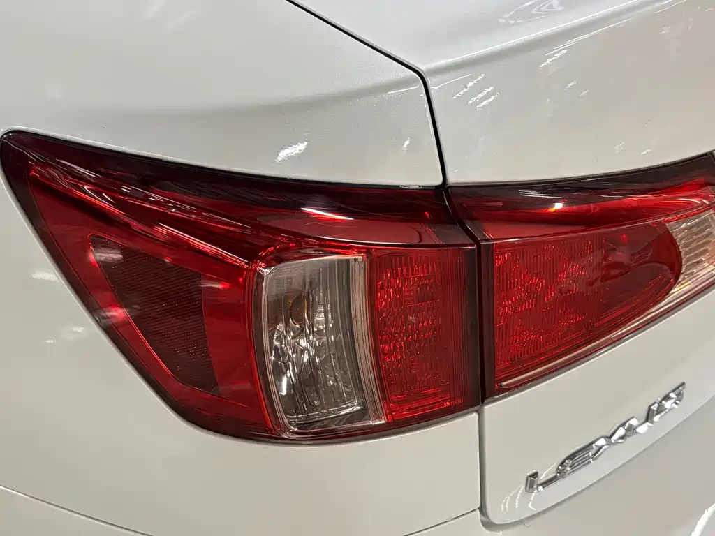 Lexus IS — миниатюра 12
