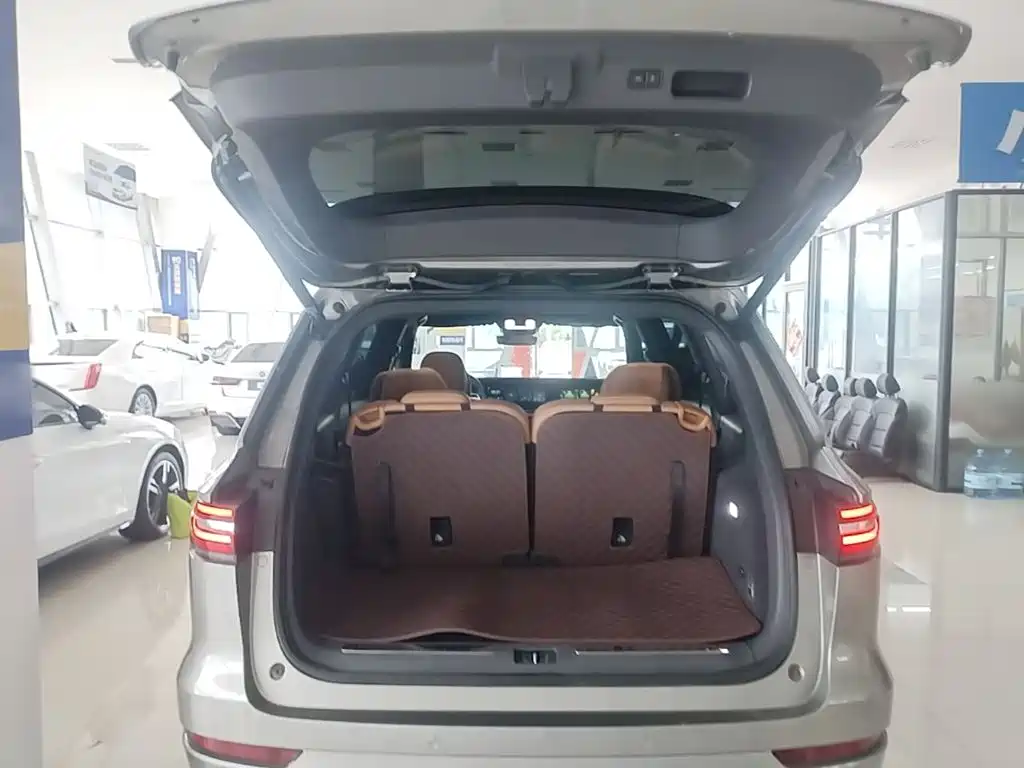 Li Auto Li ONE — миниатюра 19