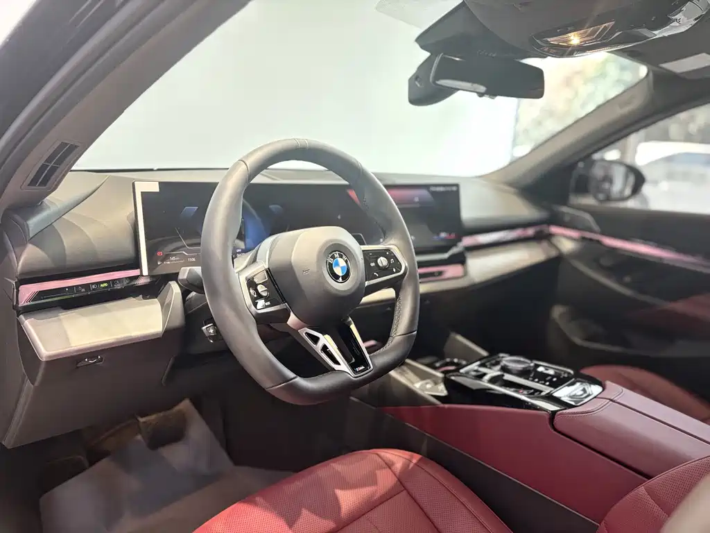 BMW 5 Series — миниатюра 14