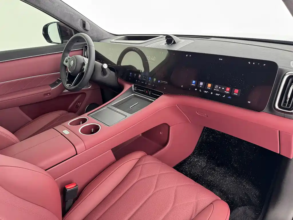 AITO ASK THE WORLD M8