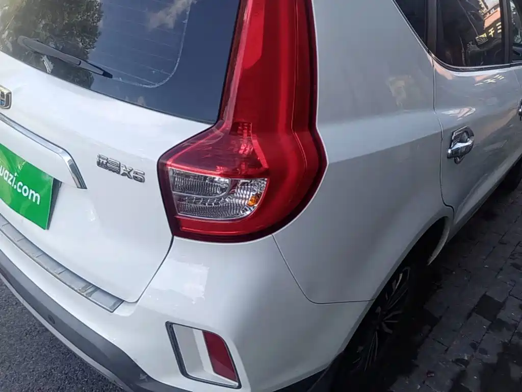 Geely Vision X6 — миниатюра 8