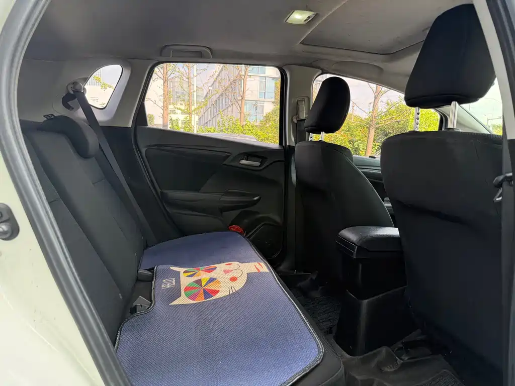 Honda Fit — миниатюра 6