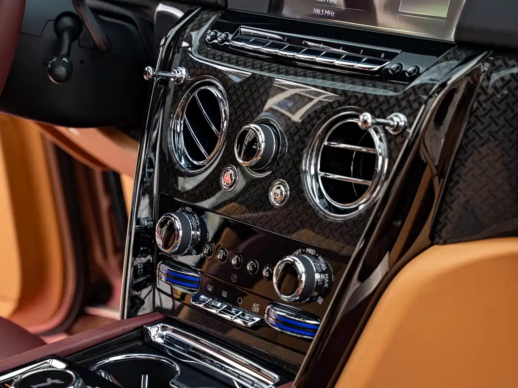Rolls-Royce Cullinan — миниатюра 19