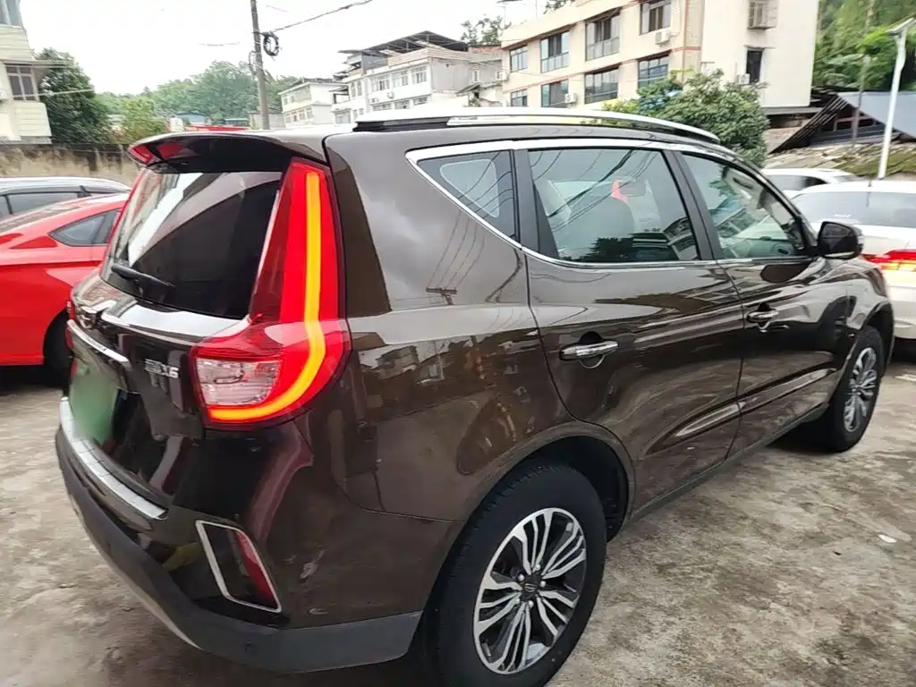 Geely Vision X6 — миниатюра 7