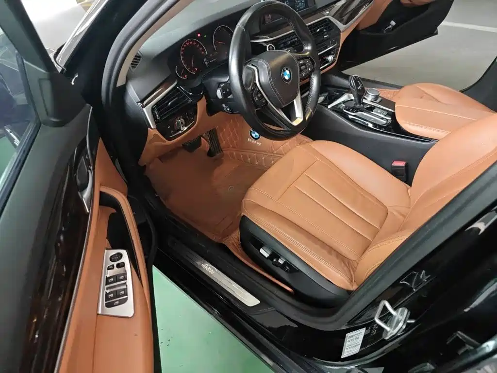 BMW 5 Series — миниатюра 14
