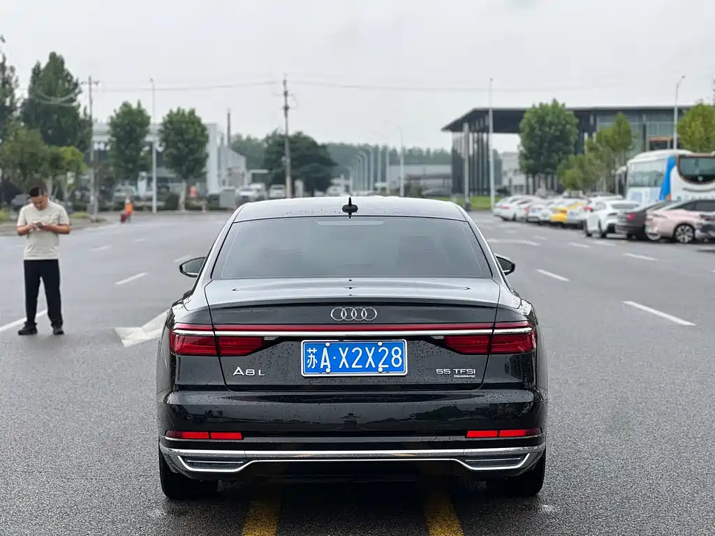 Audi A8 — миниатюра 5