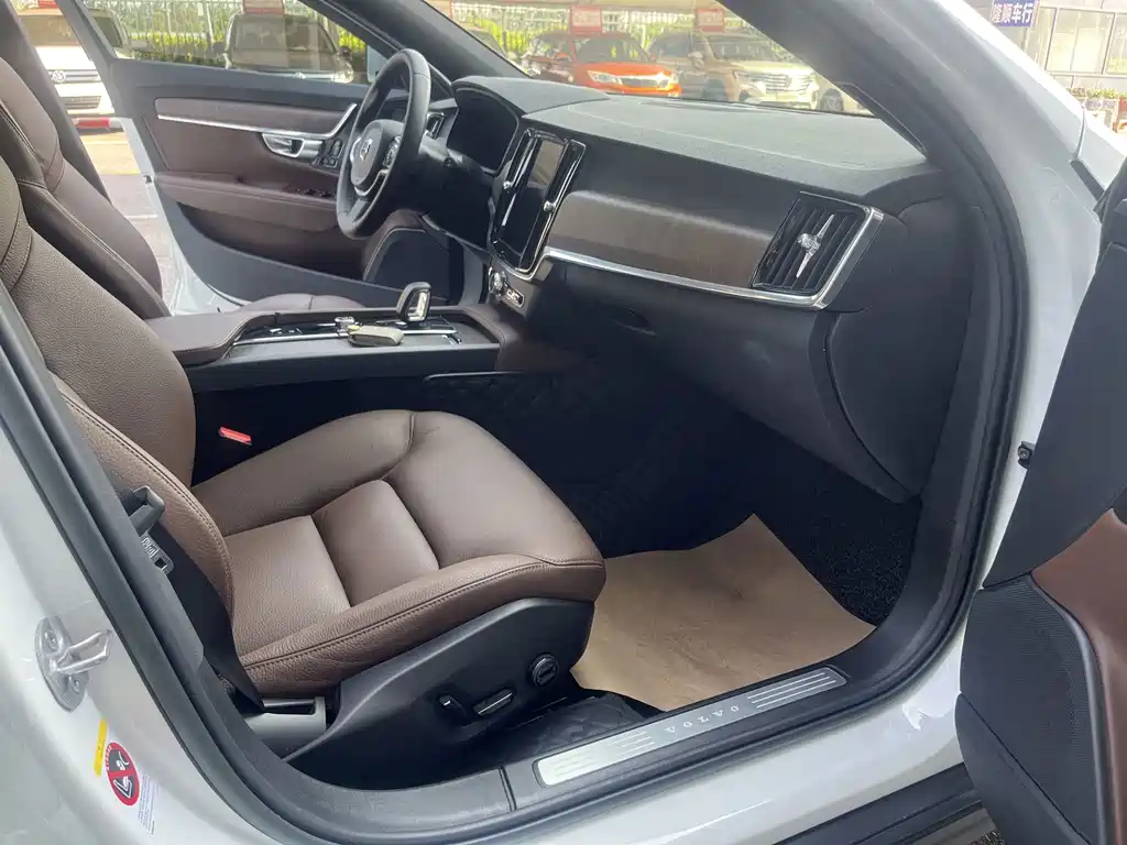 Volvo V90 — миниатюра 11