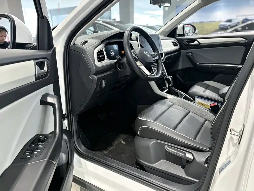 Volkswagen T-Roc — миниатюра 6