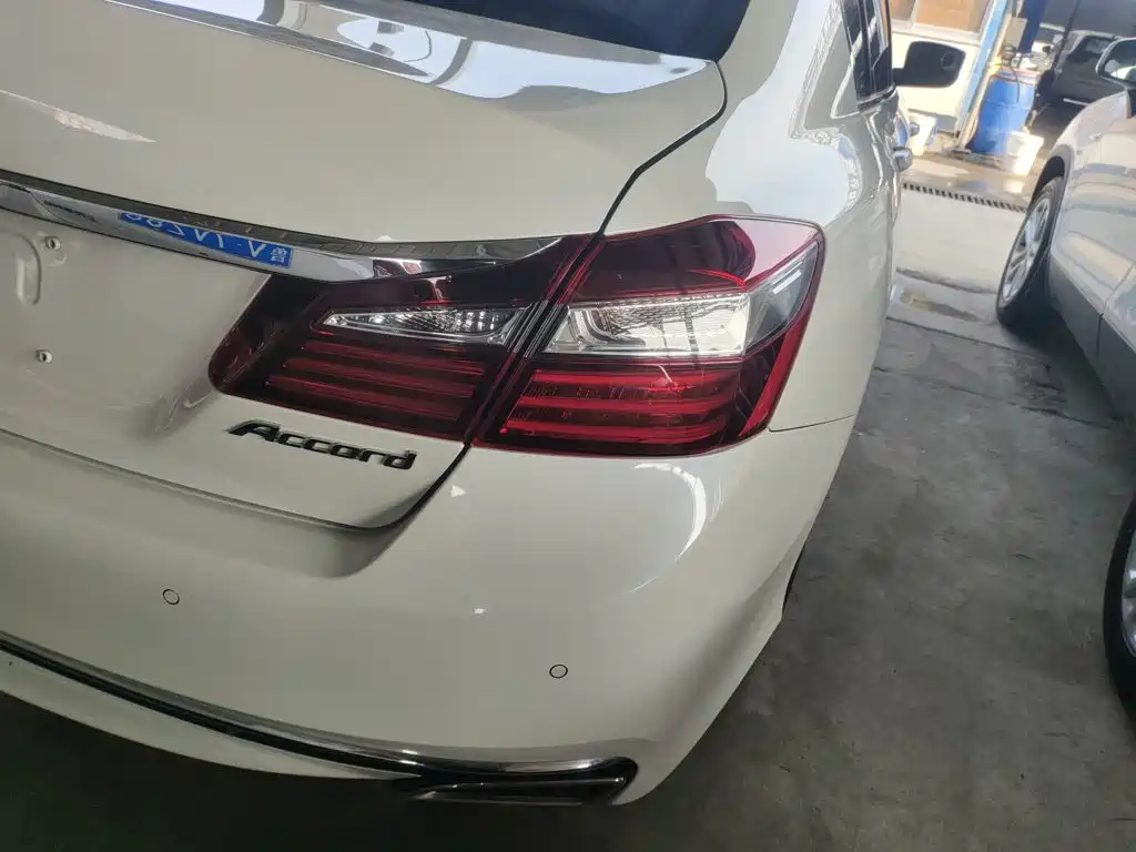 Honda Accord — миниатюра 8