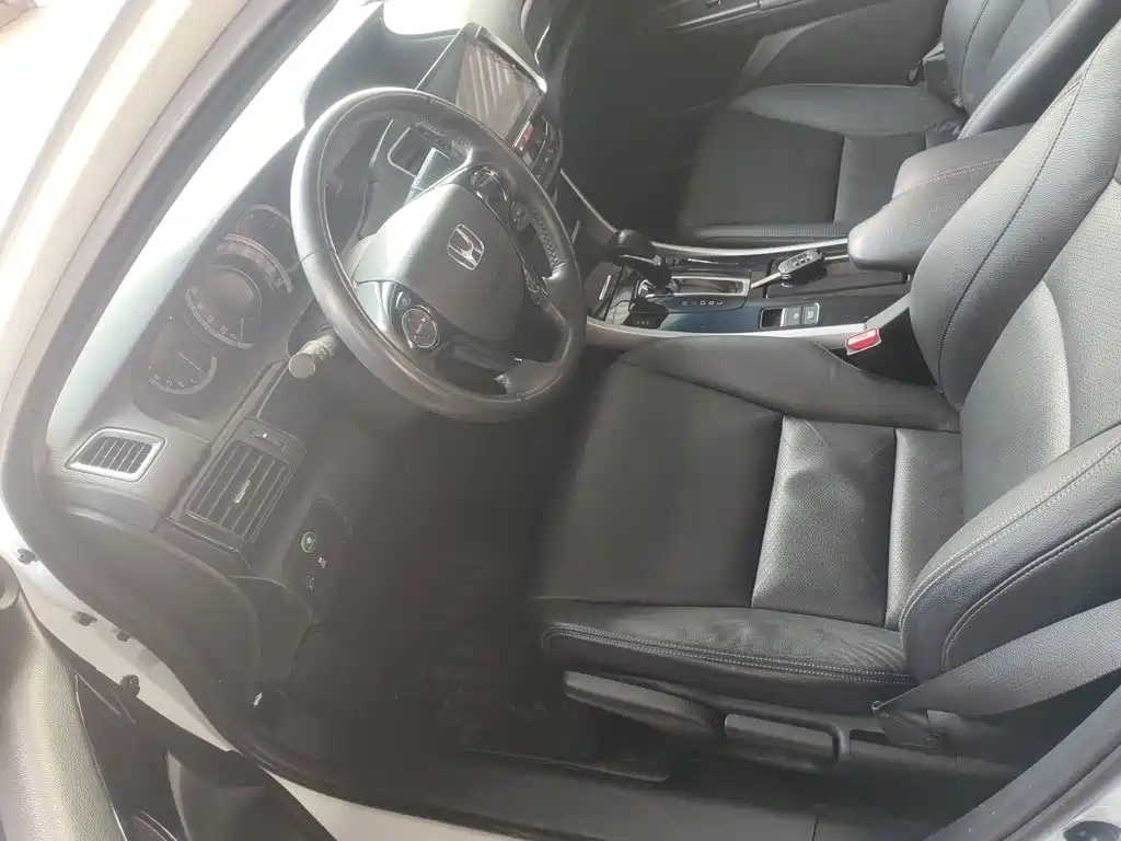 Honda Accord — миниатюра 15