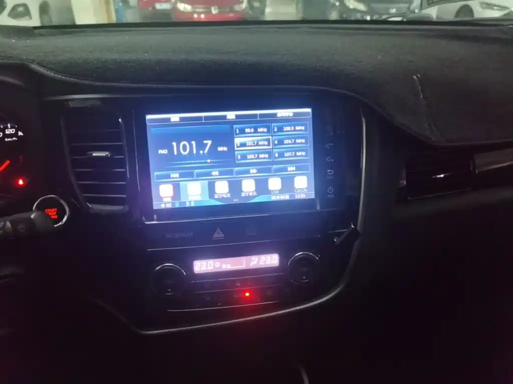 Mitsubishi Outlander — миниатюра 13