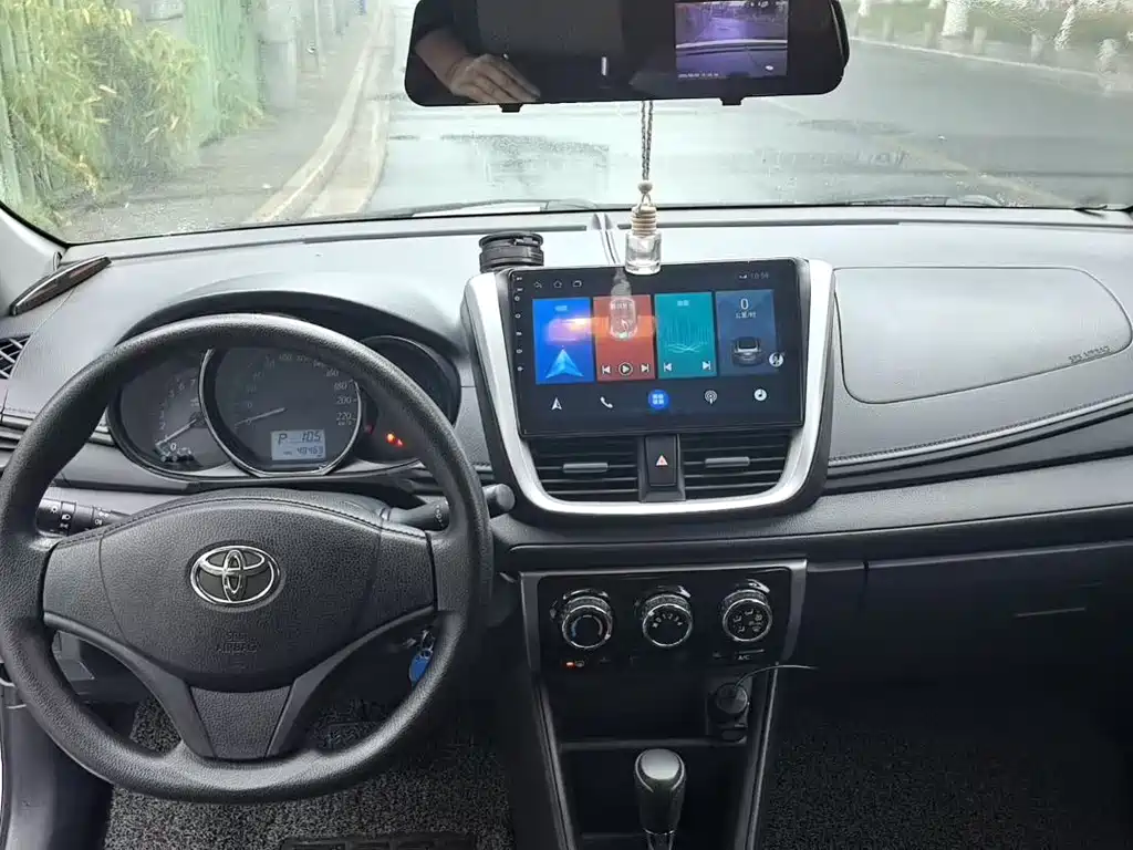 TOYOTA YARIS L ZHIXUAN