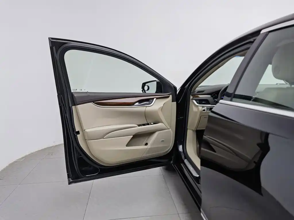 Cadillac XTS — миниатюра 8