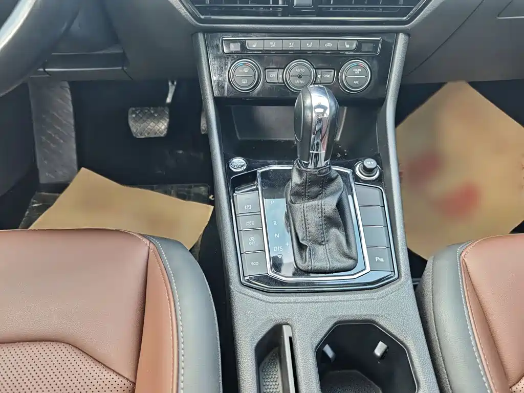 Volkswagen Lavida — миниатюра 12