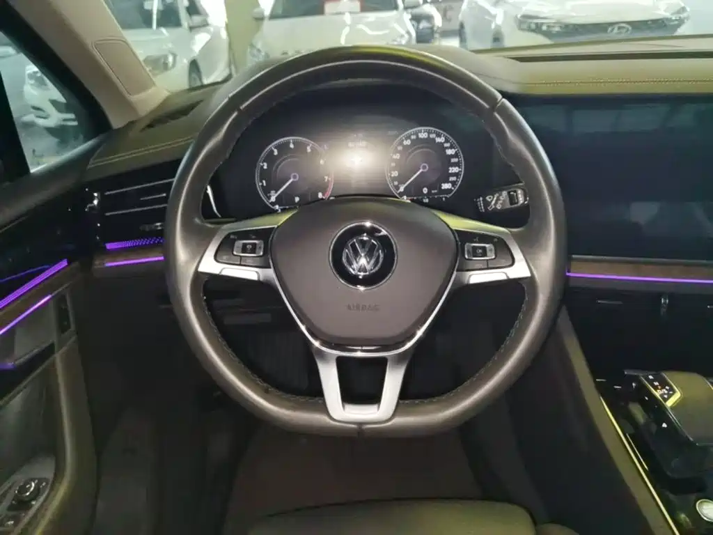 Volkswagen Touareg — миниатюра 11