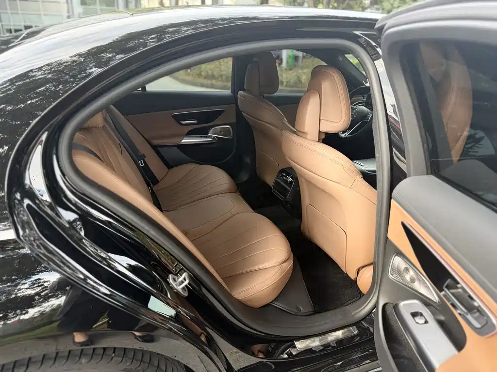 Mercedes-Benz E-Class (Import) — миниатюра 5