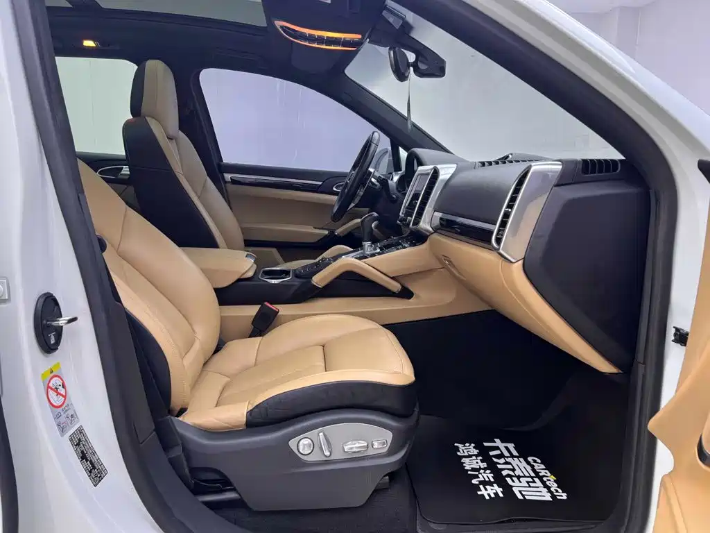 Porsche Cayenne — миниатюра 18