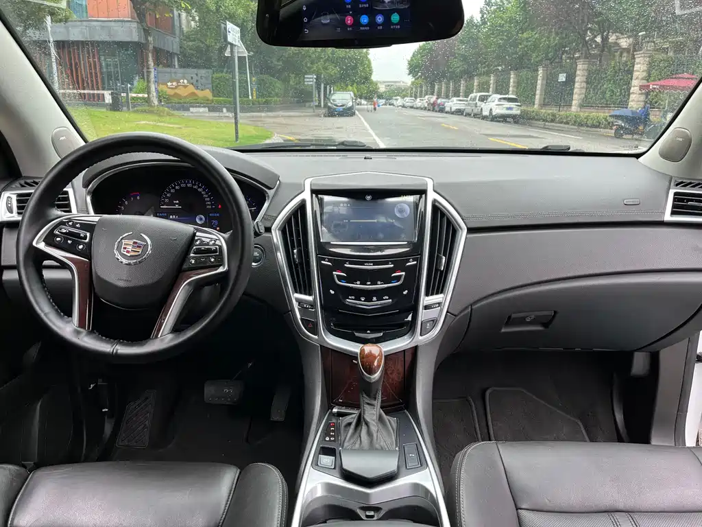 Cadillac SRX — миниатюра 14