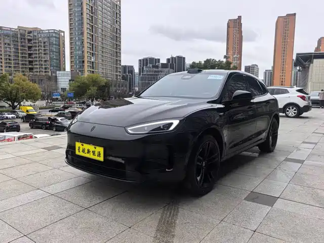 AITO ASK THE WORLD M5 2025