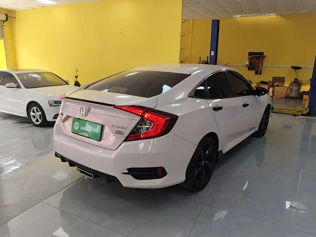 Honda Civic — миниатюра 7